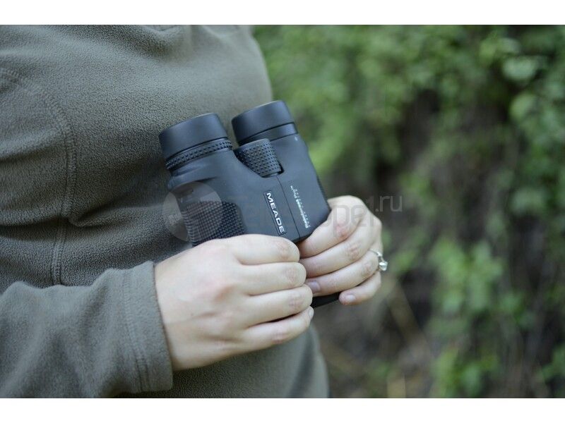 Meade Rainforest Pro 10x42